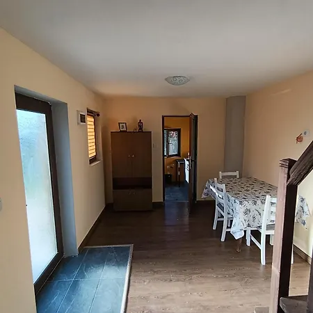Danailovi בית הארחה 3*